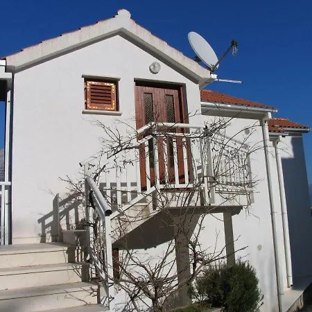 Gatti Apartman *